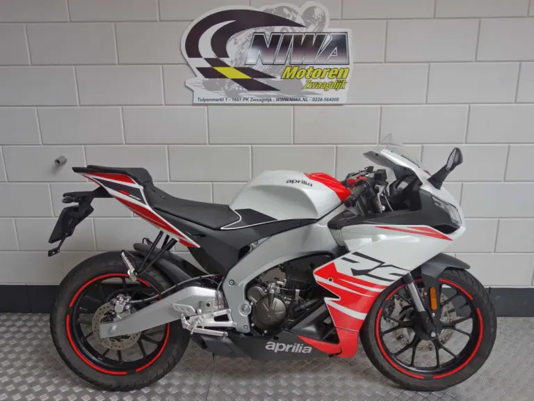 Nieuwe Aprilia RS 125 sport met 125cc motor uit 2026 bij NIWA Motoren