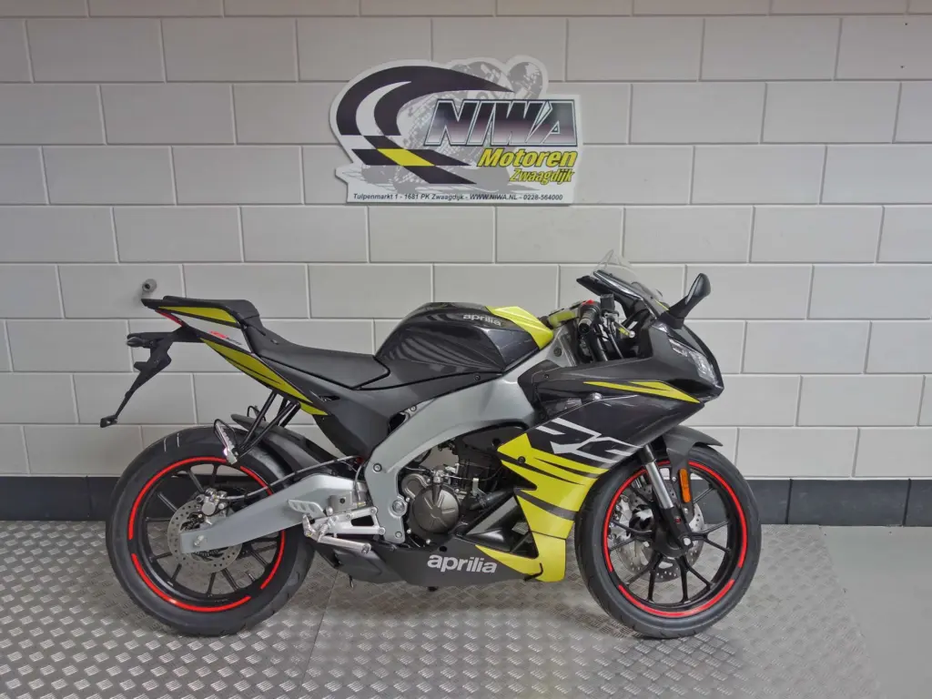Nieuwe Aprilia RS 125 sport met 124cc motor uit 2026 bij NIWA Motoren