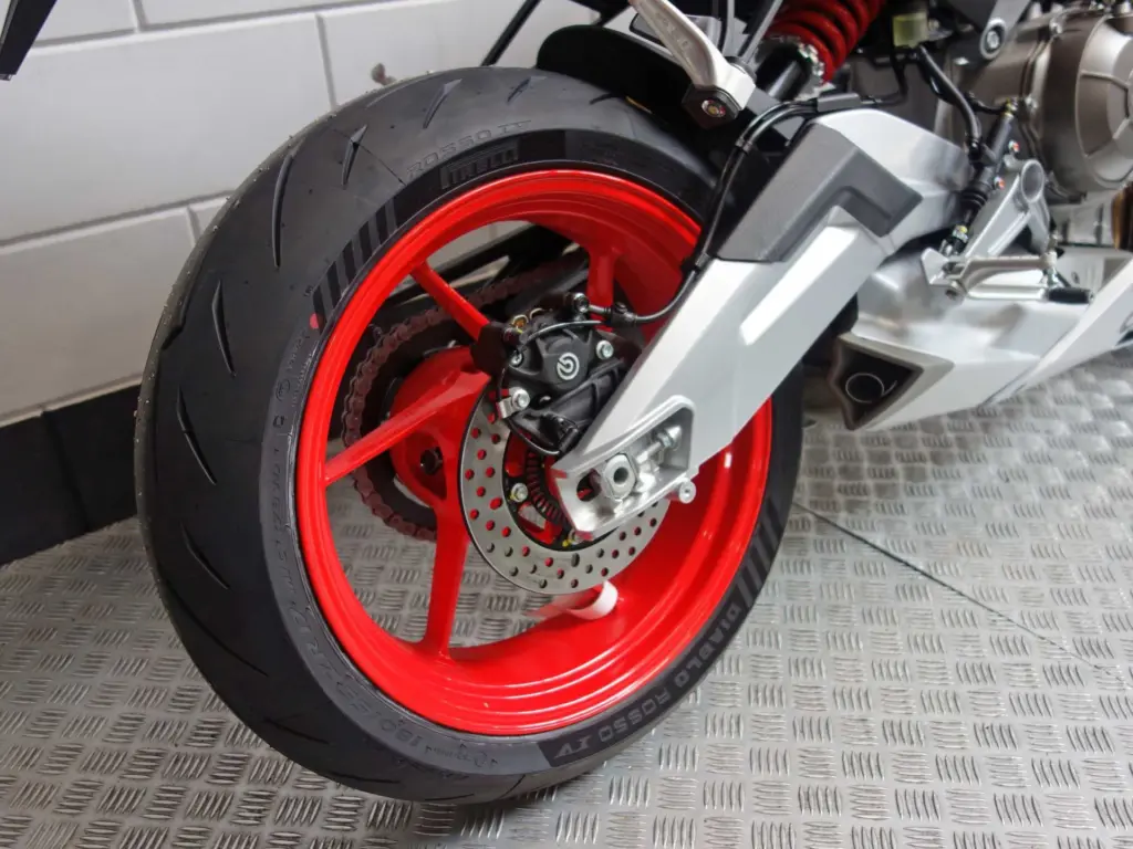 Nieuwe Aprilia RS 660 supersport met 660cc motor uit 2026 bij NIWA Motoren