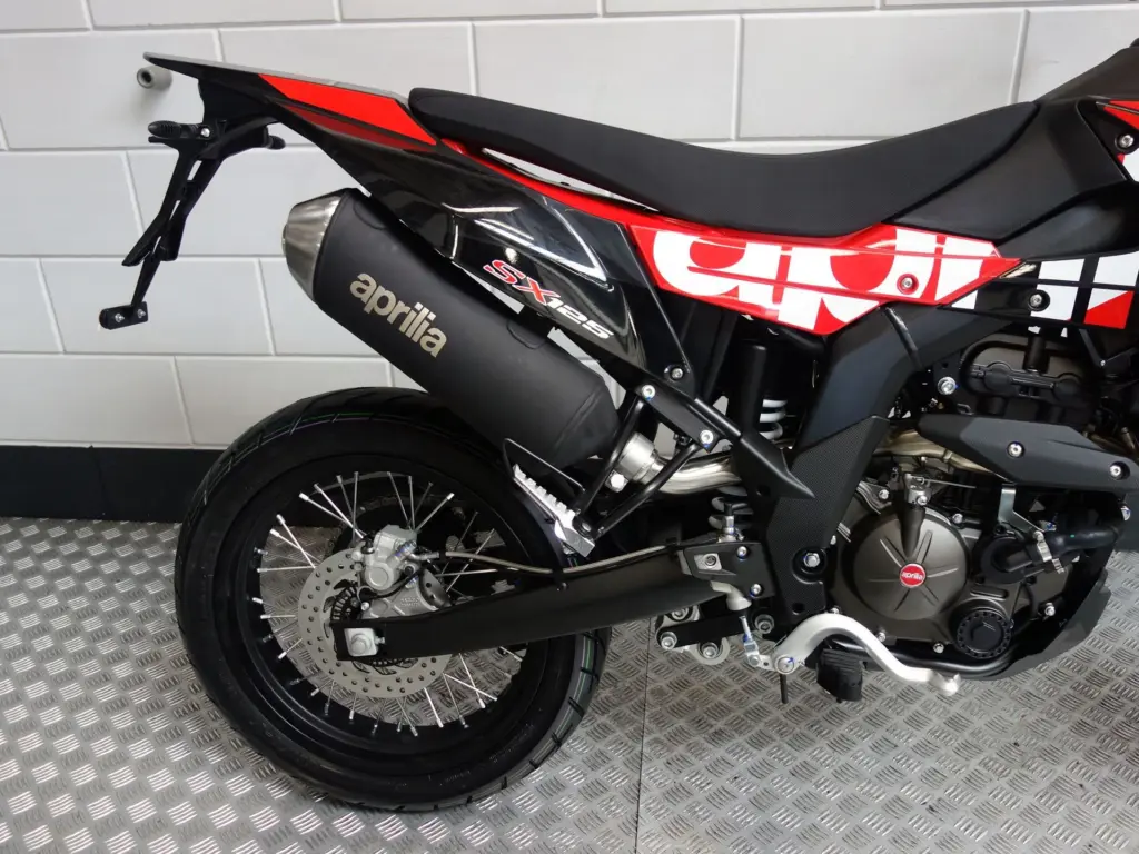 Nieuwe Aprilia SX 125 overig met 125cc motor uit 2026 bij NIWA Motoren