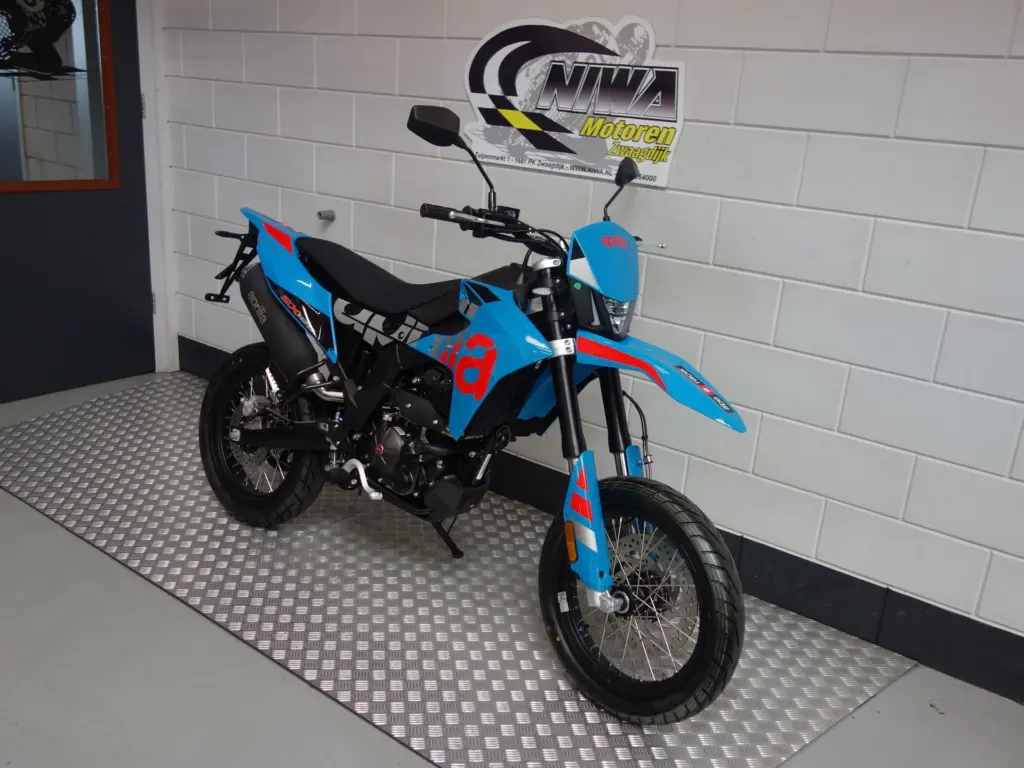Nieuwe Aprilia SX 125 overig met cc motor uit 2026 bij NIWA Motoren