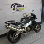 Gebruikte Aprilia Tuono naked bike met 998cc motor uit 2008 bij NIWA Motoren