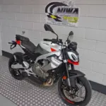 Gebruikte Aprilia Tuono naked bike met 457cc motor uit 2025 bij NIWA Motoren