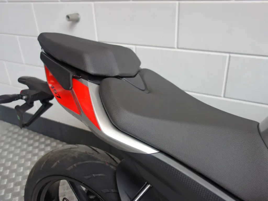 Gebruikte Aprilia Tuono naked bike met 457cc motor uit 2025 bij NIWA Motoren