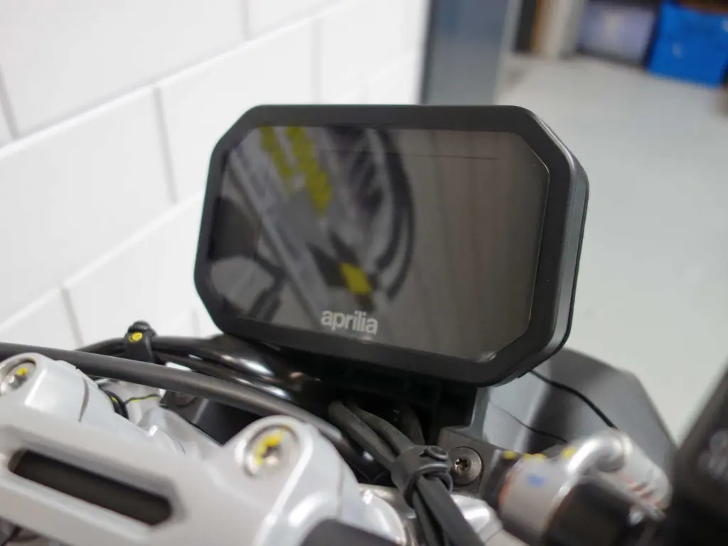Gebruikte Aprilia Tuono naked bike met 457cc motor uit 2026 bij NIWA Motoren