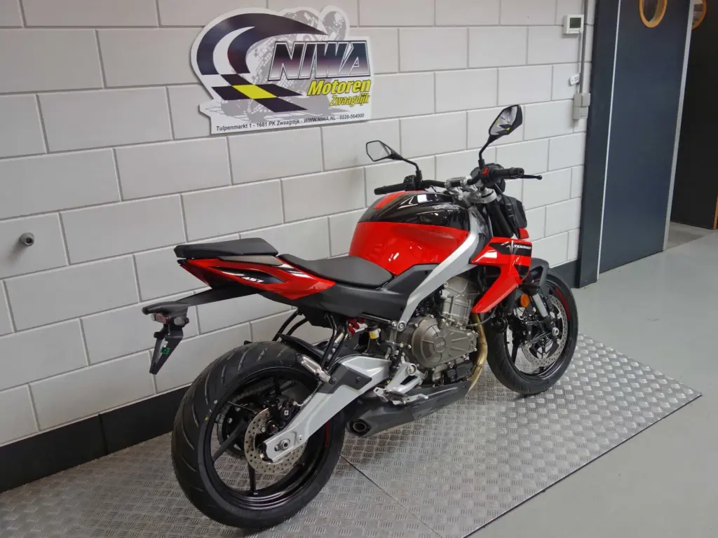 Nieuwe Aprilia Tuono naked bike met 457cc motor uit 2026 bij NIWA Motoren