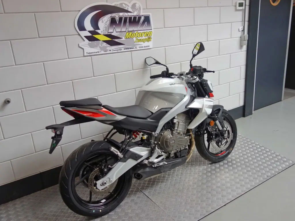 Nieuwe Aprilia Tuono naked bike met 457cc motor uit 2026 bij NIWA Motoren