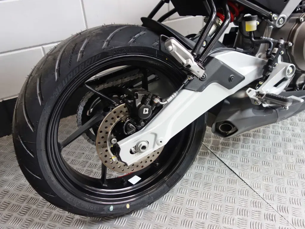 Nieuwe Aprilia Tuono naked bike met 457cc motor uit 2026 bij NIWA Motoren