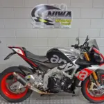 Gebruikte Aprilia Tuono V4 naked bike met 1077cc motor uit 2016 bij NIWA Motoren