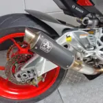 Gebruikte Aprilia Tuono V4 naked bike met 1077cc motor uit 2016 bij NIWA Motoren