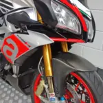Gebruikte Aprilia Tuono V4 naked bike met 1077cc motor uit 2016 bij NIWA Motoren