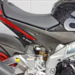 Gebruikte Aprilia Tuono V4 naked bike met 1077cc motor uit 2016 bij NIWA Motoren