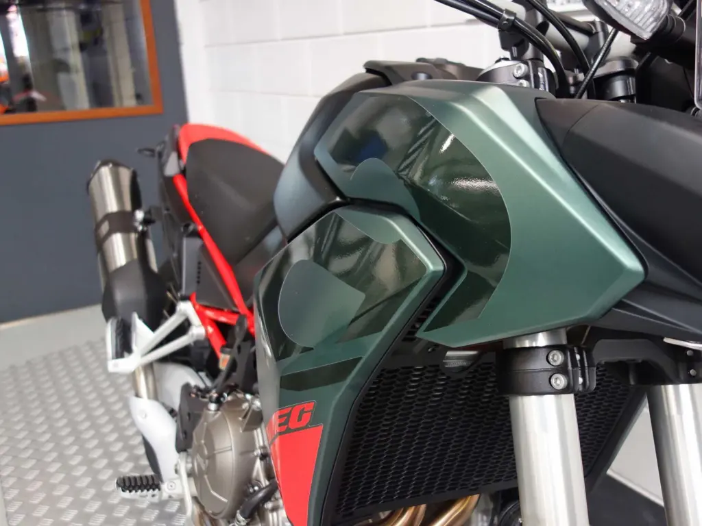 Nieuwe Aprilia Tuareg tour met 659cc motor uit 2026 bij NIWA Motoren