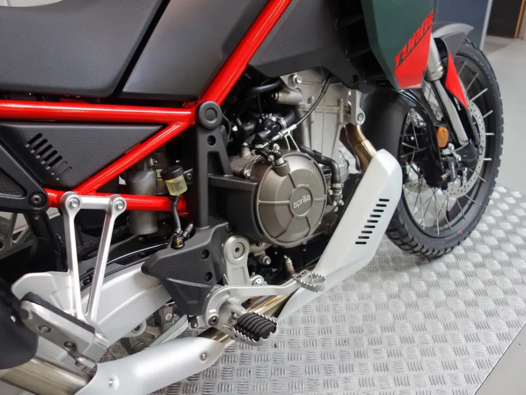 Nieuwe Aprilia Tuareg tour met 659cc motor uit 2026 bij NIWA Motoren