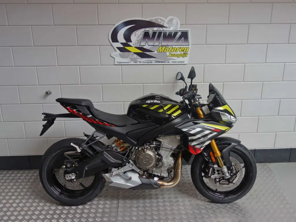 Gebruikte Aprilia Tuono 660 naked bike met 659cc motor uit 2026 bij NIWA Motoren