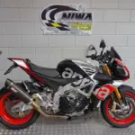 Gebruikte Aprilia Tuono V4 naked bike met 1077cc motor uit 2016 bij NIWA Motoren