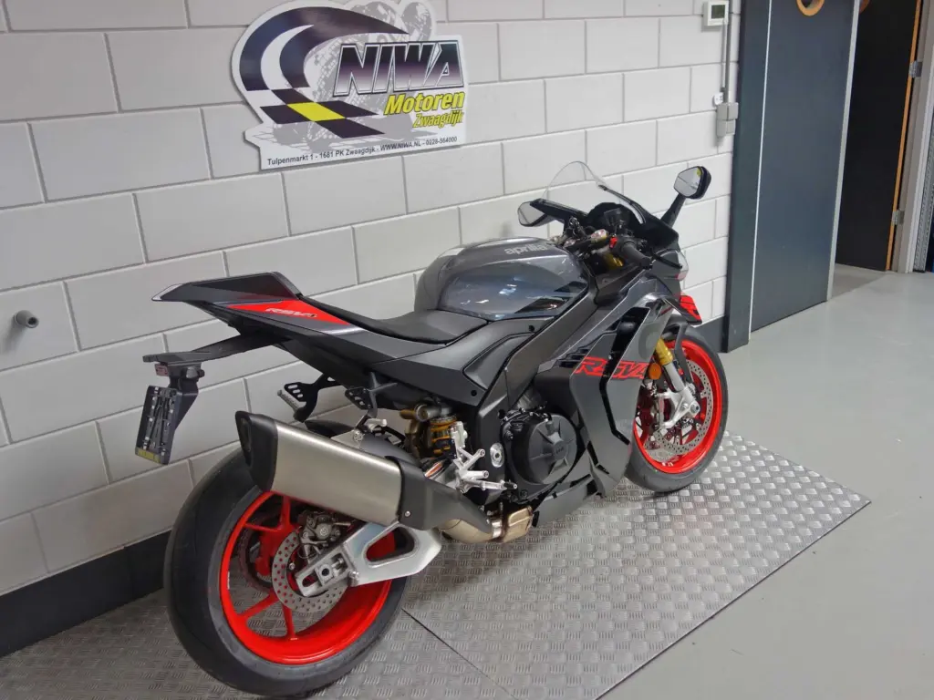 Nieuwe Aprilia RSV4 supersport met 1099cc motor uit 2026 bij NIWA Motoren