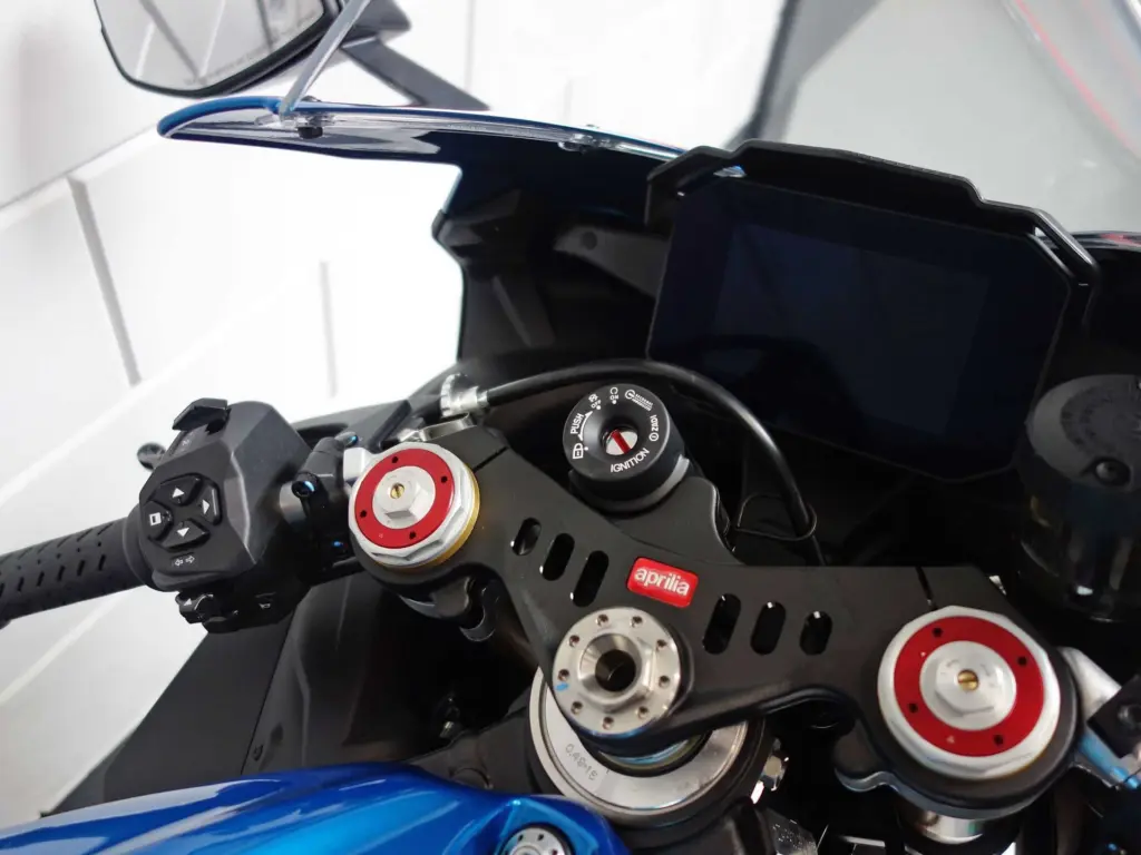 Nieuwe Aprilia RSV4 supersport met 1099cc motor uit 2026 bij NIWA Motoren