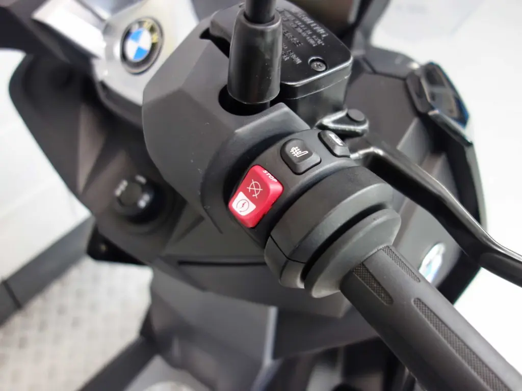 Gebruikte BMW C 400 X motorscooter met 350cc motor uit 2021 bij NIWA Motoren