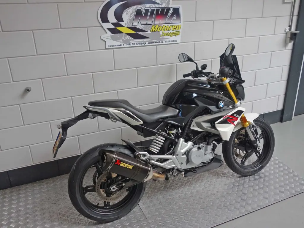 Gebruikte BMW G 310 R naked bike met 313cc motor uit 2018 bij NIWA Motoren