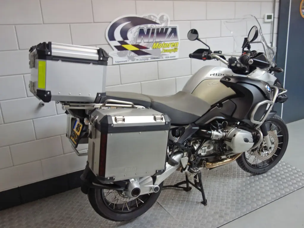 Gebruikte BMW R 1200 GS Adventure tour met 1170cc motor uit 2007 bij NIWA Motoren