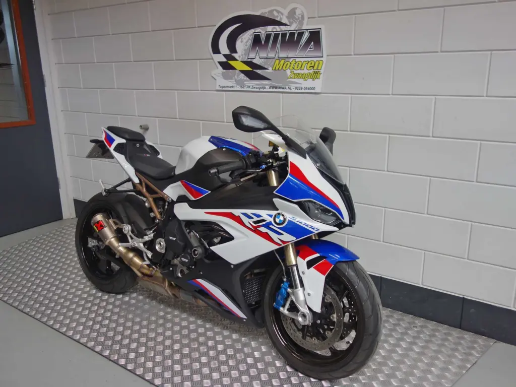 Gebruikte BMW S 1000 RR supersport met 999cc motor uit 2023 bij NIWA Motoren