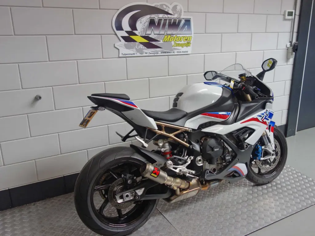 Gebruikte BMW S 1000 RR supersport met 999cc motor uit 2023 bij NIWA Motoren