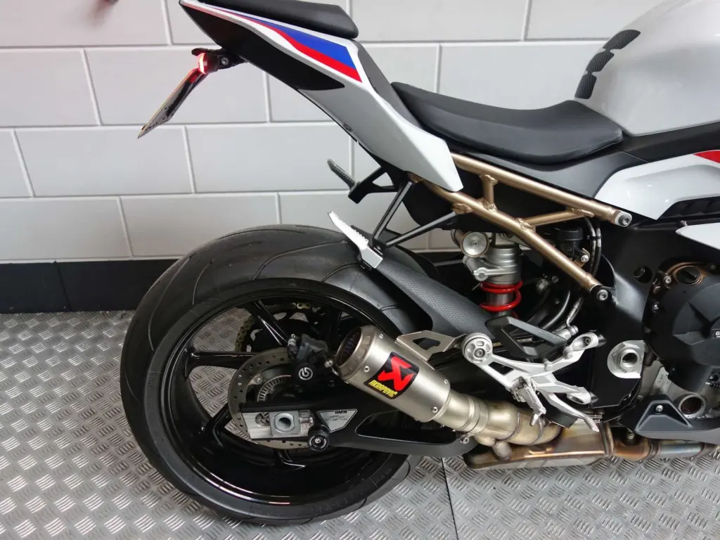 Gebruikte BMW S 1000 RR supersport met 999cc motor uit 2023 bij NIWA Motoren