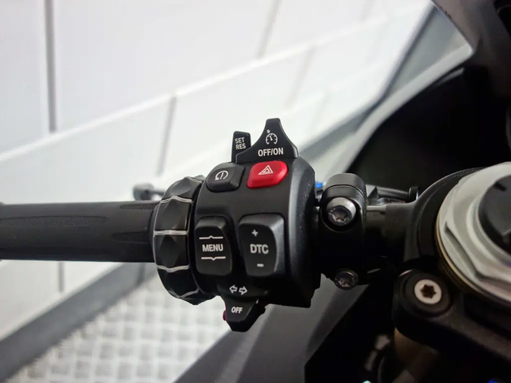 Gebruikte BMW S 1000 RR supersport met 999cc motor uit 2023 bij NIWA Motoren