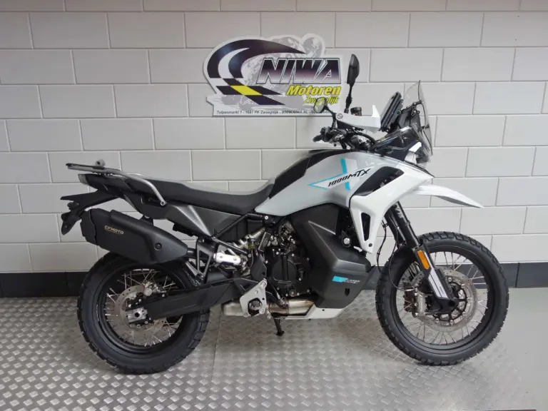 Nieuwe CFMOTO 700 MT tour met cc motor uit 2026 bij NIWA Motoren