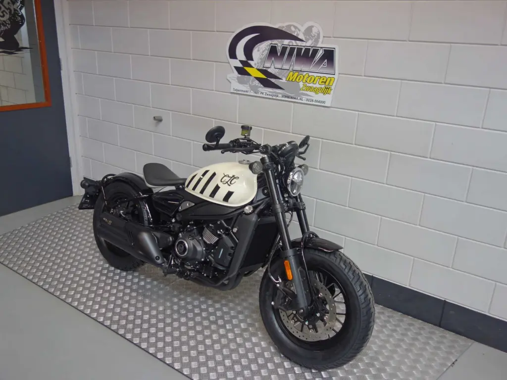 Nieuwe CFMOTO 450 CL-C naked bike met 449cc motor uit 2026 bij NIWA Motoren