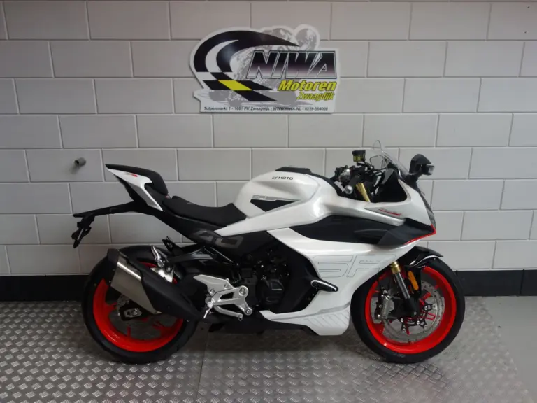 Nieuwe CFMOTO 675 SR supersport met cc motor uit 2026 bij NIWA Motoren