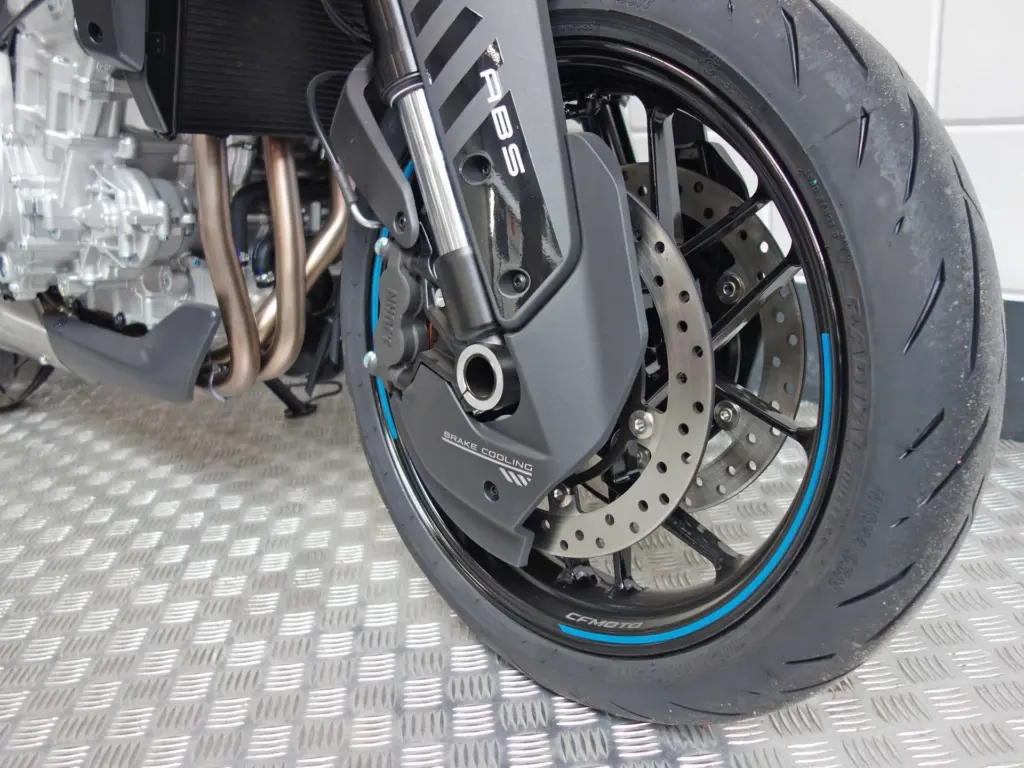 Nieuwe CFMOTO 675 NK naked bike met cc motor uit 2026 bij NIWA Motoren