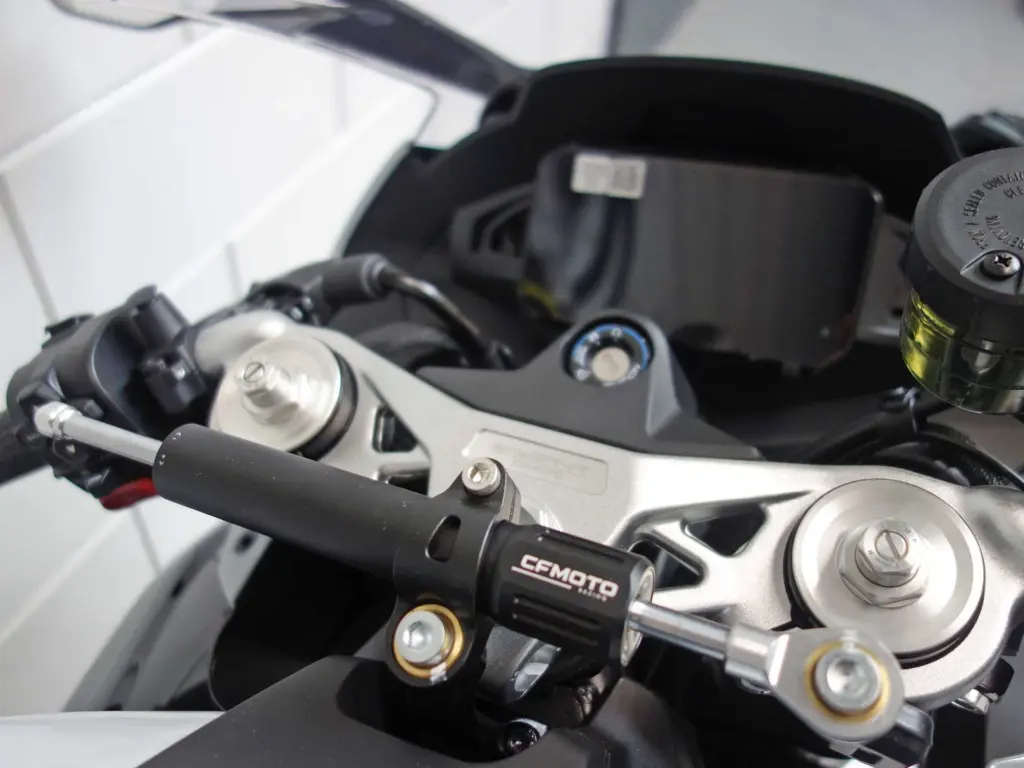 Nieuwe CFMOTO 675 SR supersport met cc motor uit 2026 bij NIWA Motoren