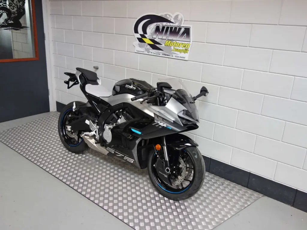 Nieuwe CFMOTO 675 SR supersport met cc motor uit 2026 bij NIWA Motoren