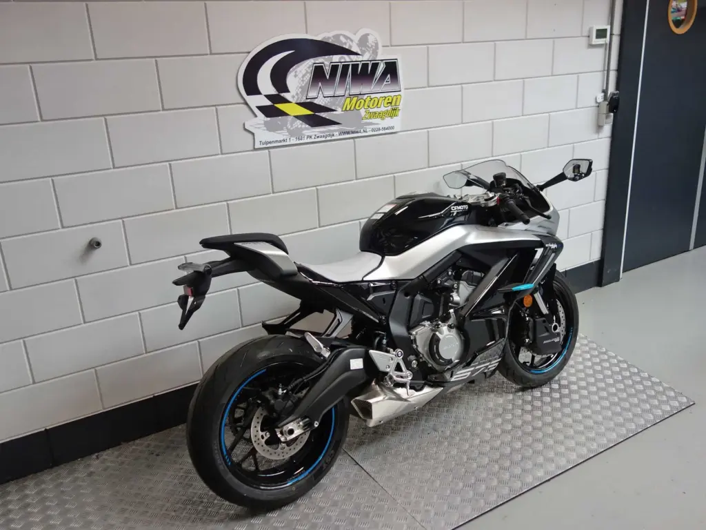 Nieuwe CFMOTO 675 SR supersport met cc motor uit 2026 bij NIWA Motoren