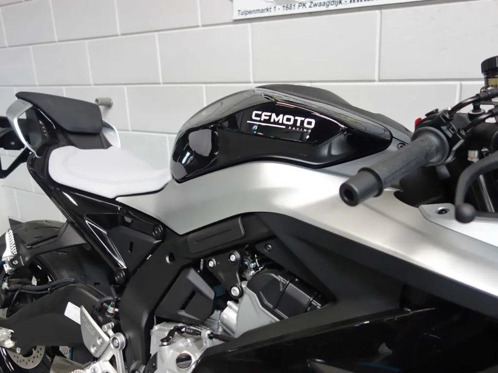 Nieuwe CFMOTO 675 SR supersport met cc motor uit 2026 bij NIWA Motoren