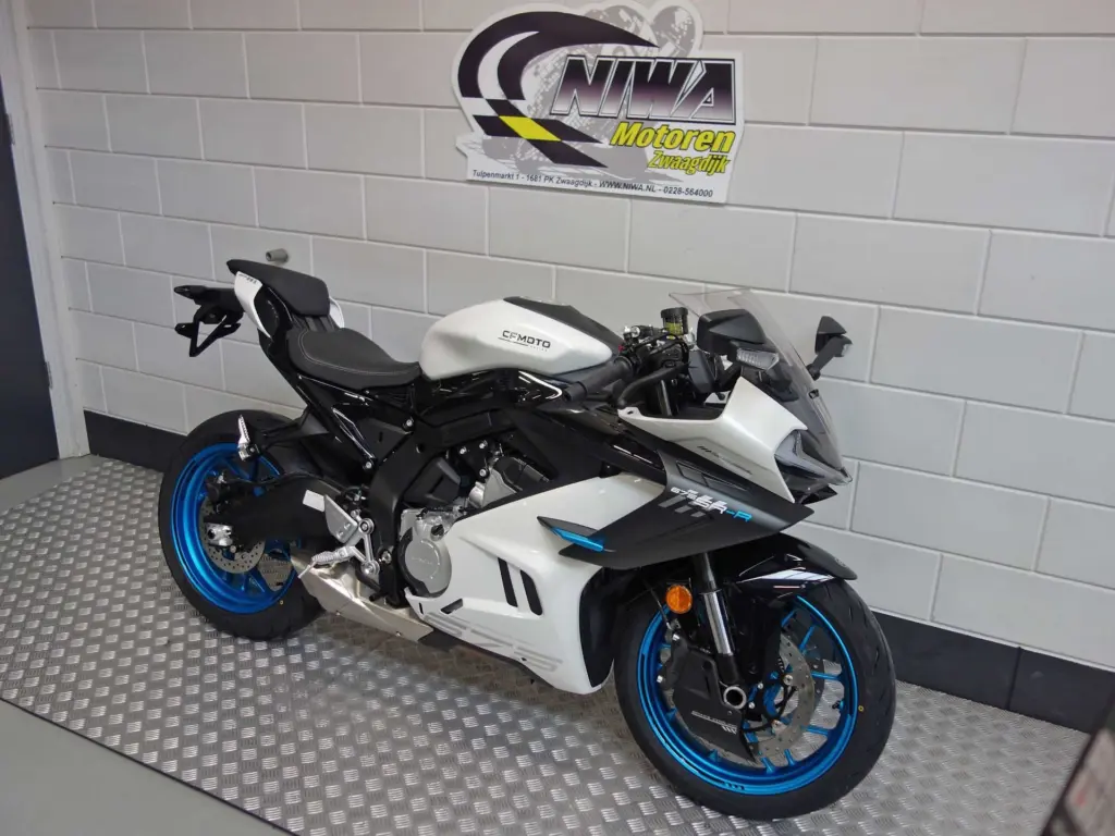 Nieuwe CFMOTO 675 SR supersport met cc motor uit 2026 bij NIWA Motoren