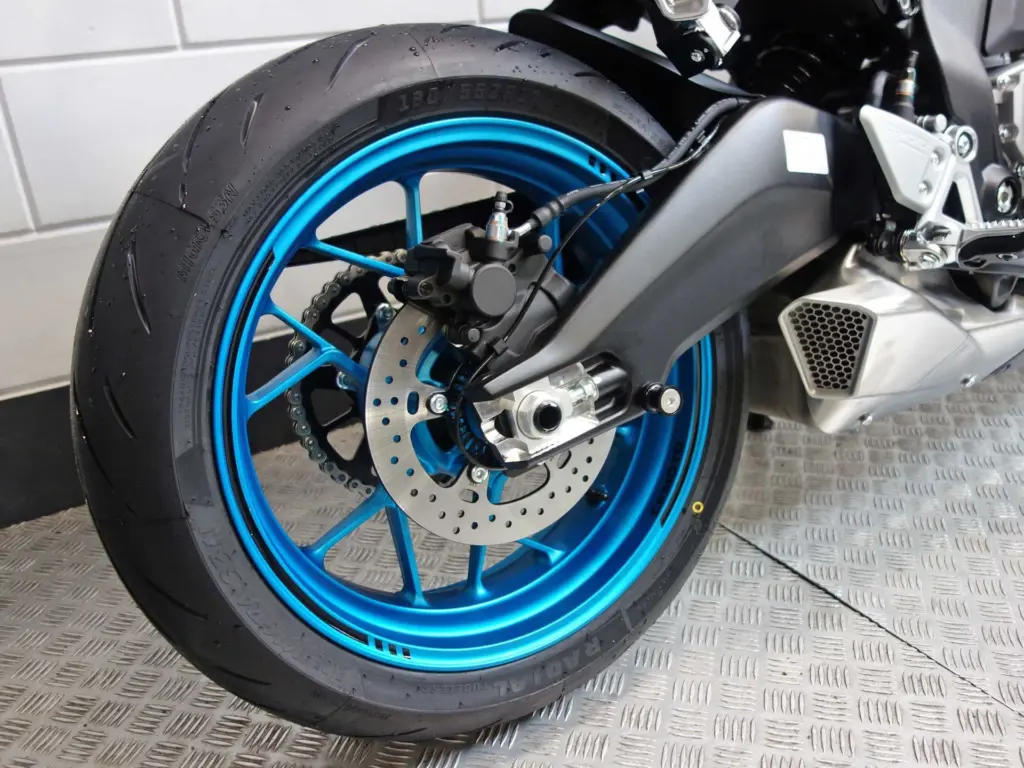 Nieuwe CFMOTO 675 SR supersport met cc motor uit 2026 bij NIWA Motoren