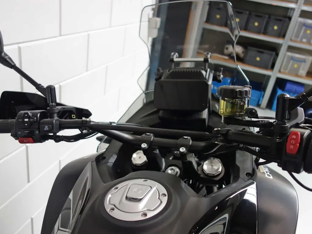 Nieuwe CFMOTO 700 MT tour met cc motor uit 2026 bij NIWA Motoren
