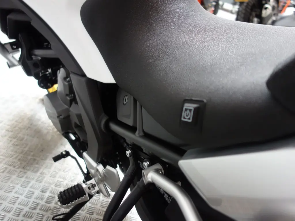 Nieuwe CFMOTO 700 MT tour met cc motor uit 2026 bij NIWA Motoren