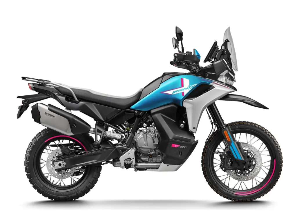 Nieuwe CFMOTO 800 MT tour met cc motor uit 2025 bij NIWA Motoren