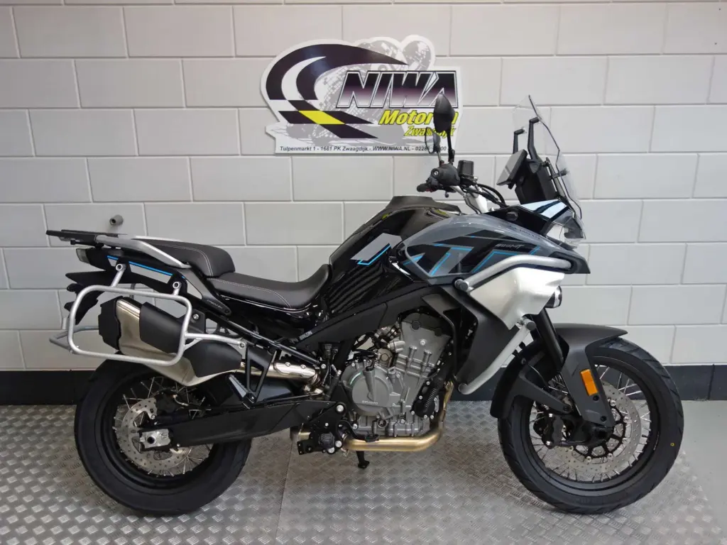 Nieuwe CFMOTO 800 MT tour met cc motor uit 2026 bij NIWA Motoren