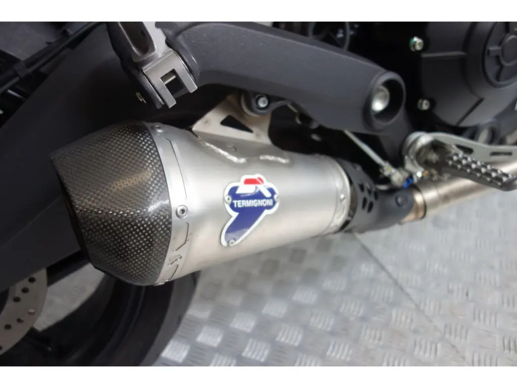 Gebruikte Ducati Monster naked bike met 803cc motor uit 2019 bij NIWA Motoren