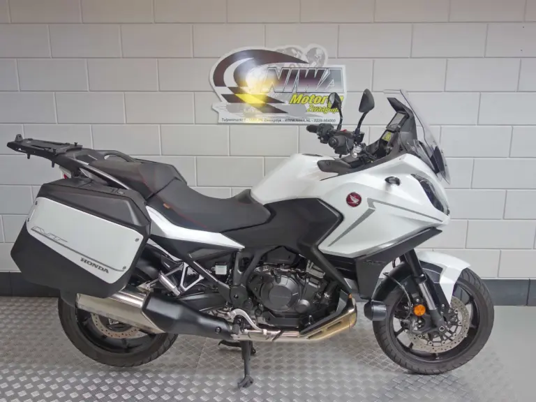 Gebruikte Honda CB 500 tour met 471cc motor uit 2024 bij NIWA Motoren