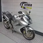 Gebruikte Honda VFR 800 sport met 782cc motor uit 2006 bij NIWA Motoren