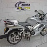 Gebruikte Honda VFR 800 sport met 782cc motor uit 2006 bij NIWA Motoren