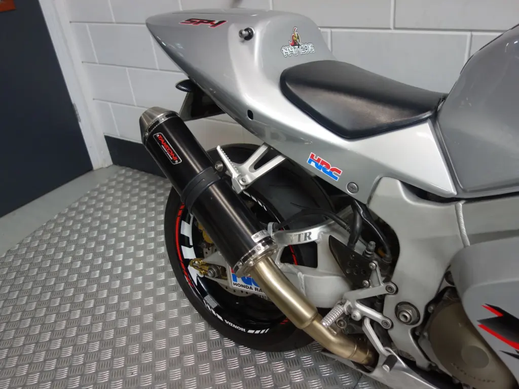 Gebruikte Honda supersport met 999cc motor uit 2003 bij NIWA Motoren
