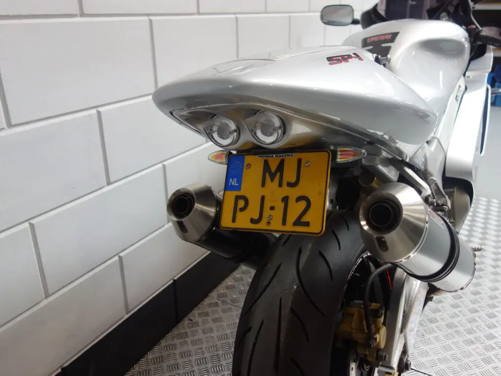 Gebruikte Honda supersport met 999cc motor uit 2003 bij NIWA Motoren
