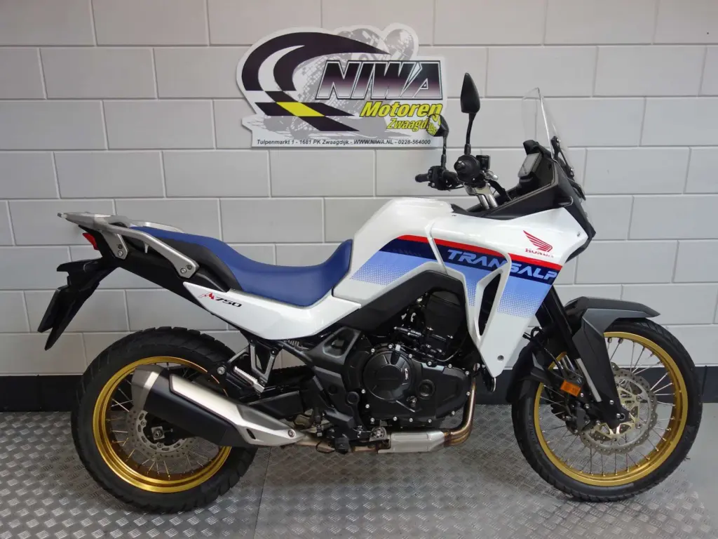 Gebruikte Honda XL 750 overig met 755cc motor uit 2023 bij NIWA Motoren